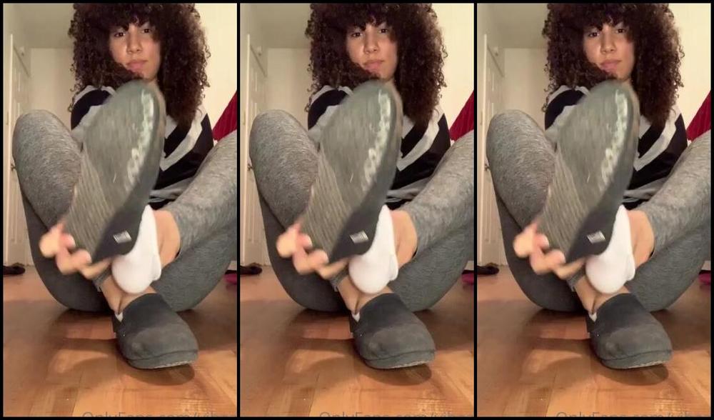 Natasha Aka Vibez3 Onlyfans Quick Little Sweaty Sock Removal After My Long Day Thought I Would Share With You