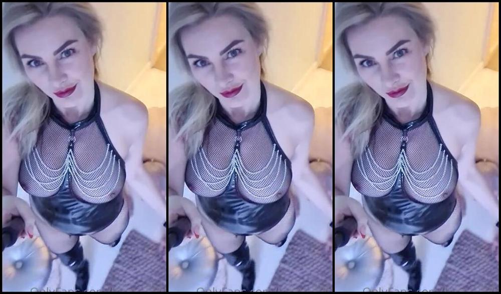 Lady Sara Borgia Onlyfans Lets Go For A Walk Then You Can Give My Loo A Cleaning With Your Tongue Lsbwhippingboy