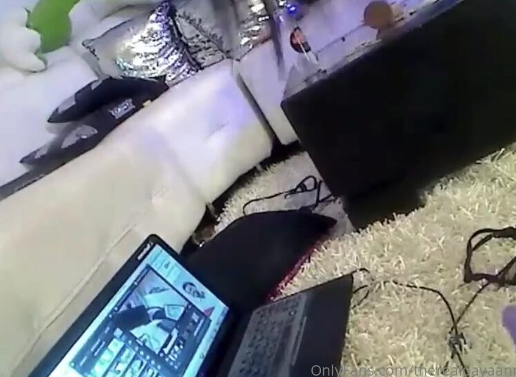 Therealdayaannaa Min Long I Was Soo Horny When I Made This Video Check Your Messages For The