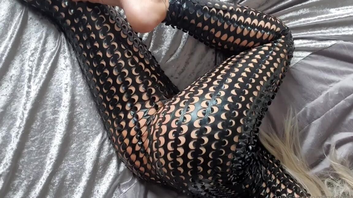 Miss Evie Lock Nicknamed Missevielock Onlyfans Just Imagine Licking From The Bottom Of My Soles All The Way