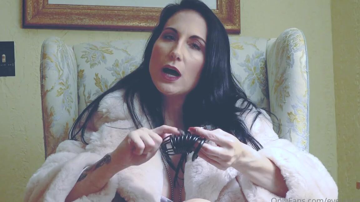 Temptress Raven Eve Aka Evetemptress Onlyfans Thirsty Throwback Thursday