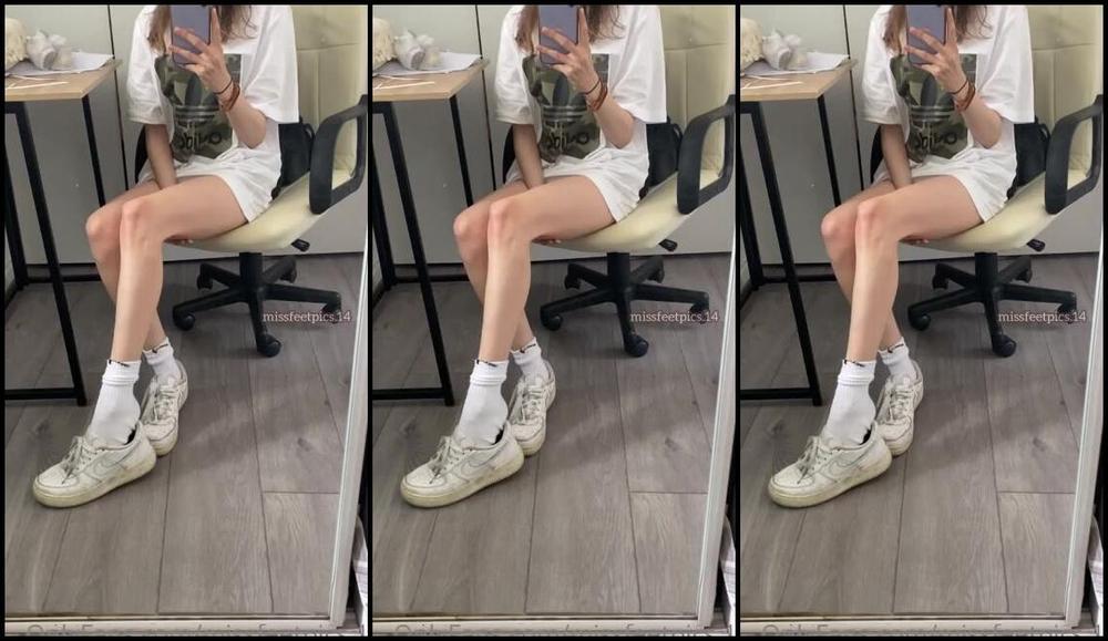 Alia Lizza Nicknamed Missfeetpics14 Onlyfans Watch Me Strip Off These 12 Days Worn Socks For My Sweet Buyer How Bad Do They Smell From Down Ther