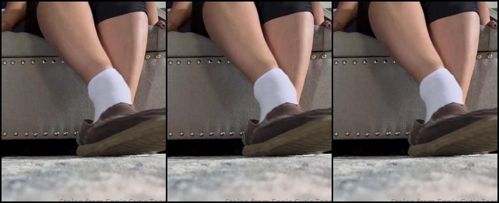 Ennie S Toes And Soles Nicknamed Enniestoes Onlyfans These Could Be Your Deliciously Stinky Dirty White Socks Watch Me Remove Them Take A Big Whiff
