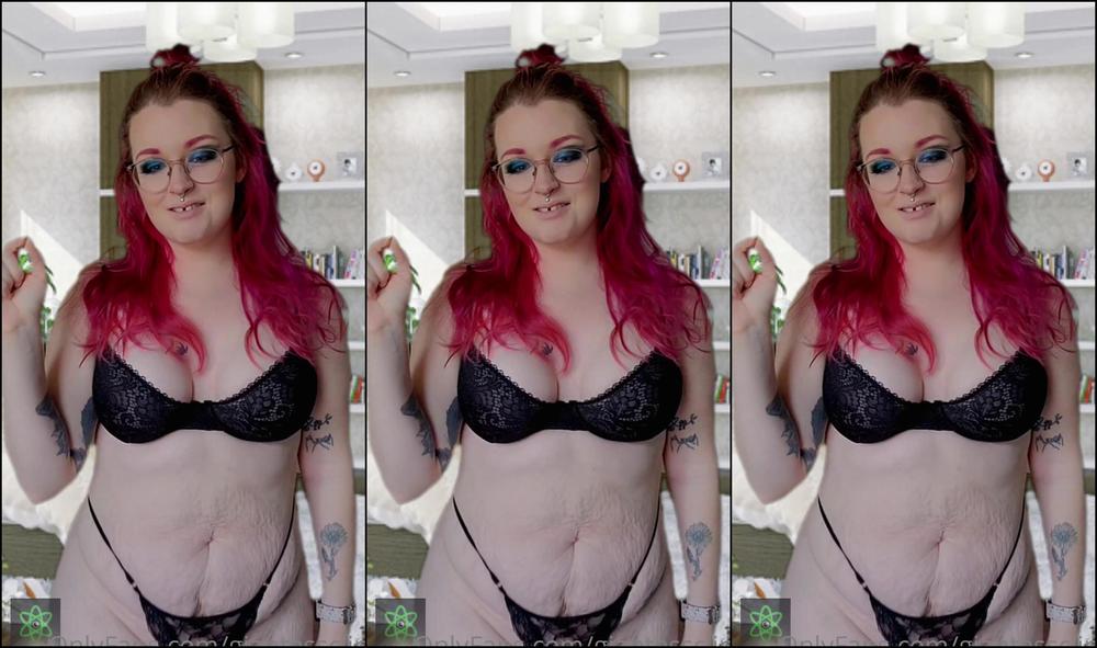 Giantessclips Too Much To Handle Starring Strawberrie Strawberrie Wine For More Strawberrie Visit H