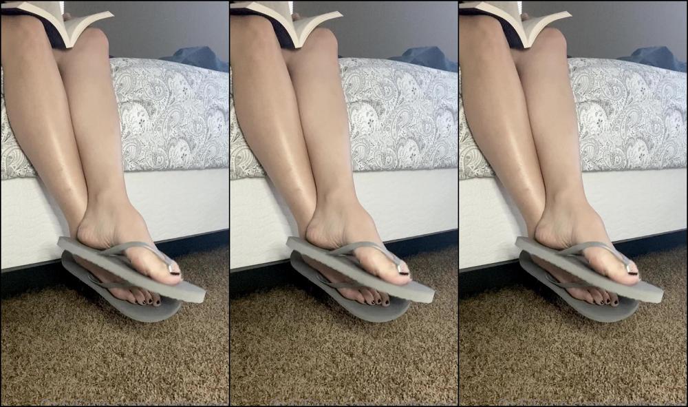 Soldmysole I M Just Trying To Read But You Can T Stop Staring At My Feet