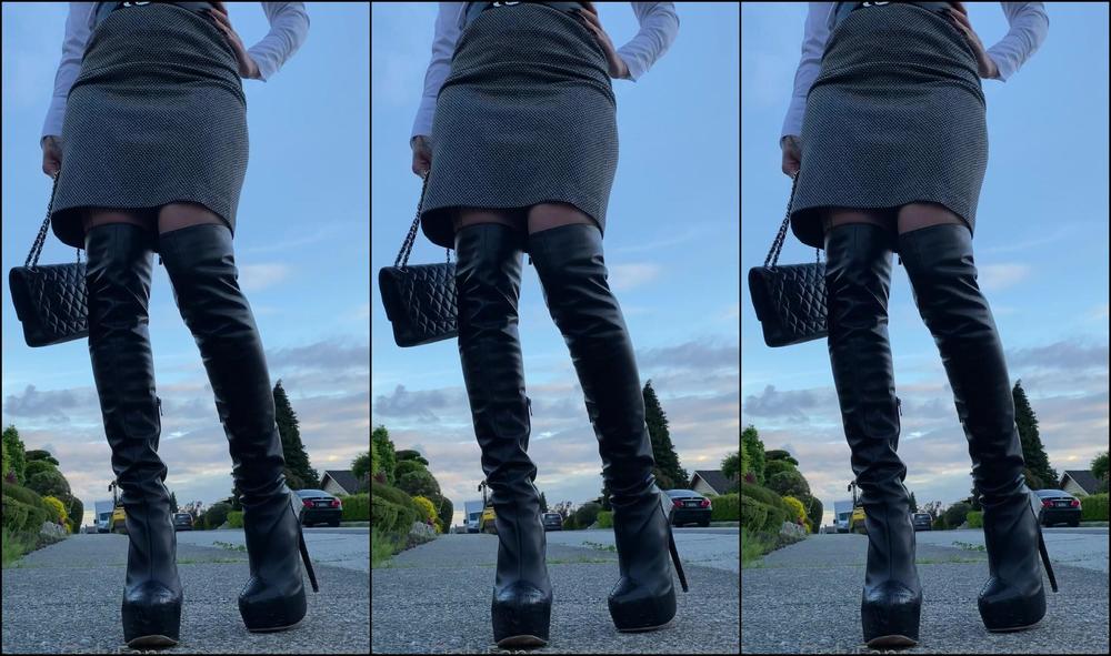 mistress damazonia i m on my way to the office and i notice you Onlyfans