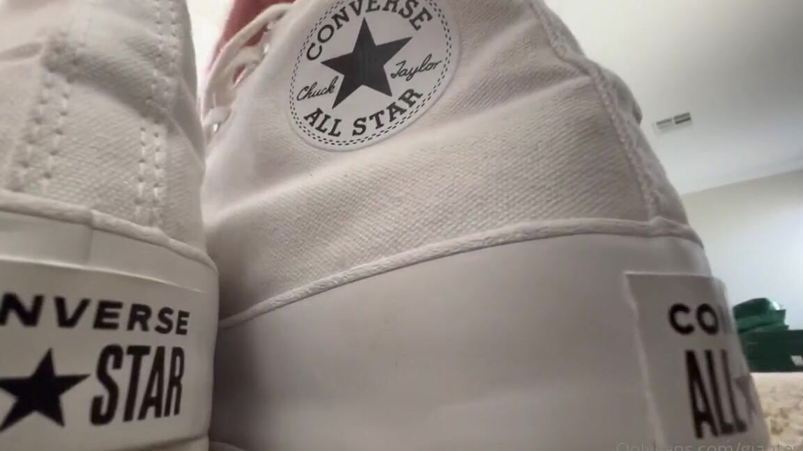 Giantess Tara Nicknamed Giantesstara 08 25 2024 Onlyfans Video Just A Regular Day In The Life Unaware Putting On Converse