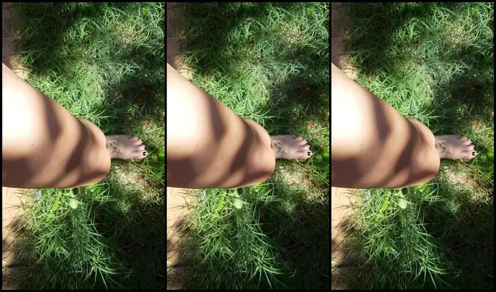 Mistress Sinpiedad Nicknamed Sinpiedad Onlyfans Refreshing My Beautiful Feet In My Garden So Hot In Madrid Follow Me At My Onlyfans