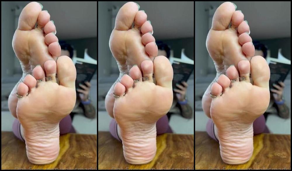 Solesmad Fetish Queen Aka Solesmadvip Onlyfans I Can Ignore You For Hours And You Would Be Drooling The Whole Time Looking At My Wrinkled