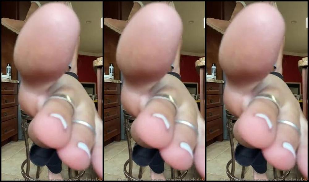 Goddess Kaylee Aka Xomaddykxo Onlyfans Omg Look Who Showed Up At My Door Unfortunately A Little Beta Let S Have A Little Funp