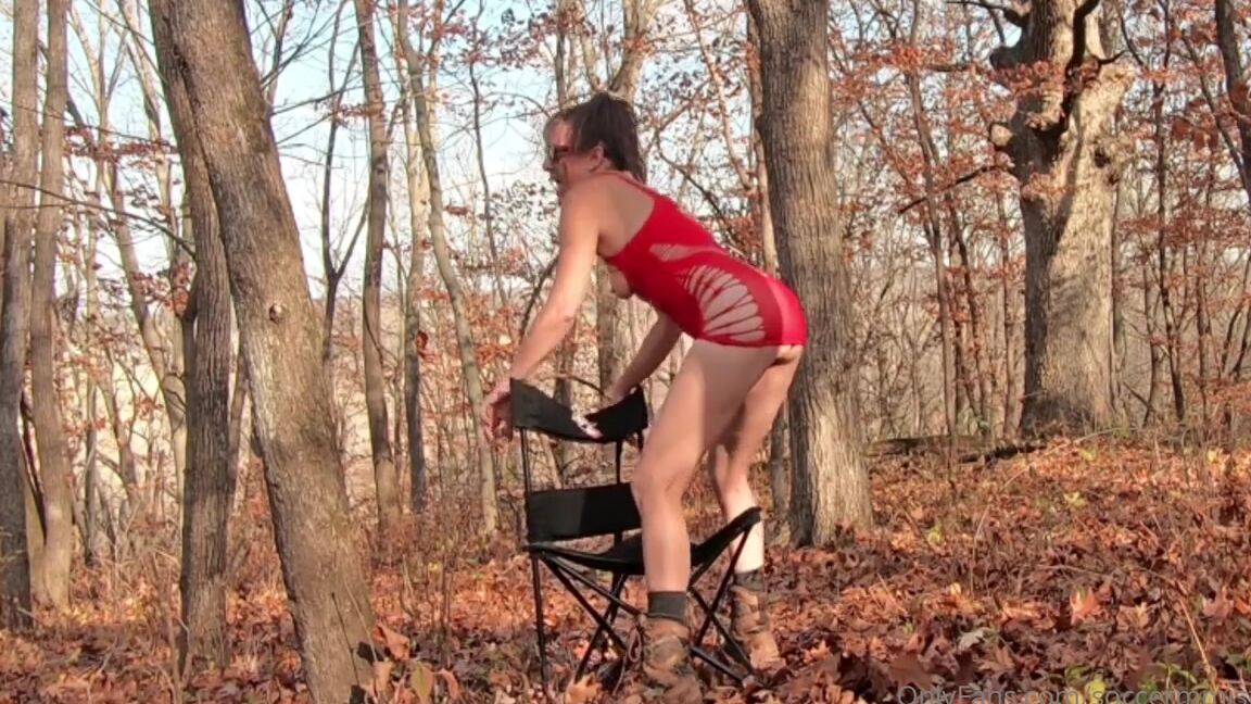 Soccer Mom Queen Of Spades Nicknamed Soccermmistress Fisting Dildo 12 13 2022 Onlyfans Video Video Red Outfit Black Dildo