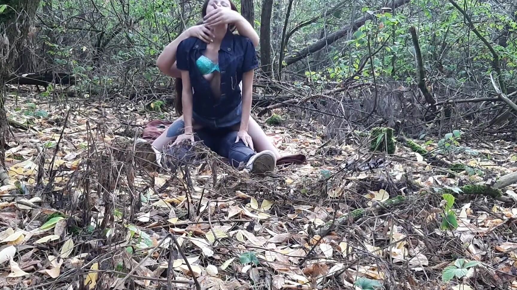 lesbian illusion Вышла На Прогулку В Лес И Увидела, Как Пара Лесби Трахается. Сняла Их На Скрытую Камеру PornHubPremium