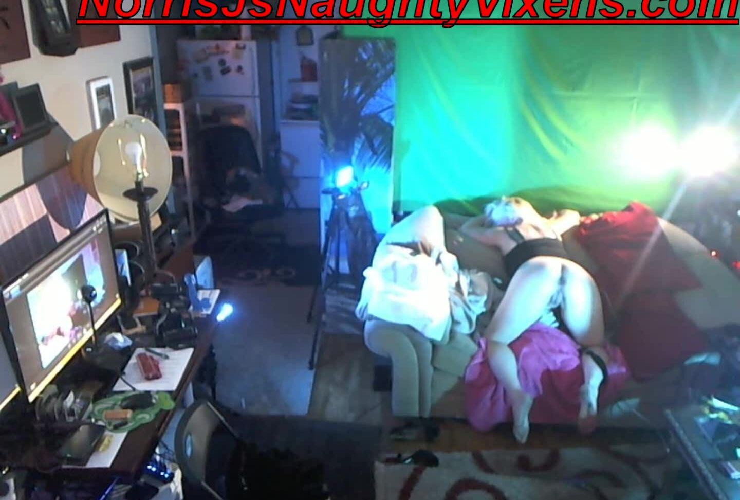 "nmjnaughtyvixens" adulttheater, blonde, blowjob, cowgirl, webcam spy cam of webshow jadeswillow sex Manyvids