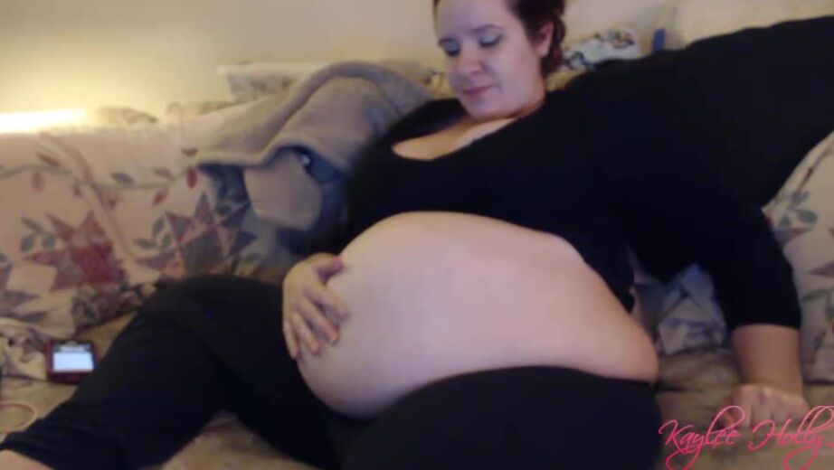 Kaylee Holly Weeks Pregnant And Immobile