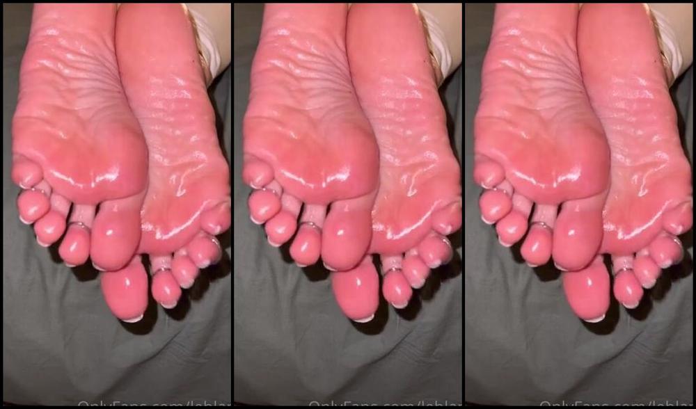 Kala Lehlani Onlyfans Ignoring You While I Read My Manga Sakamoto Days All You Can Do Is Stare At My Soft Oily Solesp