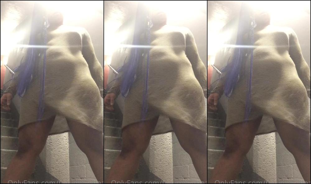 Tsgummiiibear Smoking And Stroking In The Stairs The Cum Shot Tho I Got Cou