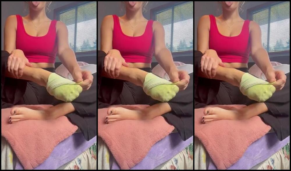 Linzi Little Aka Hang10Toess Onlyfans Just Another Quick Video Of One Of My Daily Moisturizer Sessions Ip