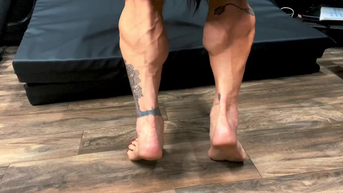 Kandy Legs Aka Kandylegsxxx Onlyfans Mmmmmm A Whole Clip Dedicated To These Muscular Calves With Sexy Veins For You Cum