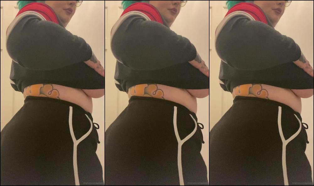 Galdalou Snuck Away For A Few Minutes To Feel My Big Boobs It S Hard Not To When They Re This