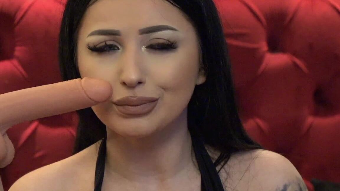 Evemartini I Made My Boyfriend A Cuckold Because He Can T Satisfy Me