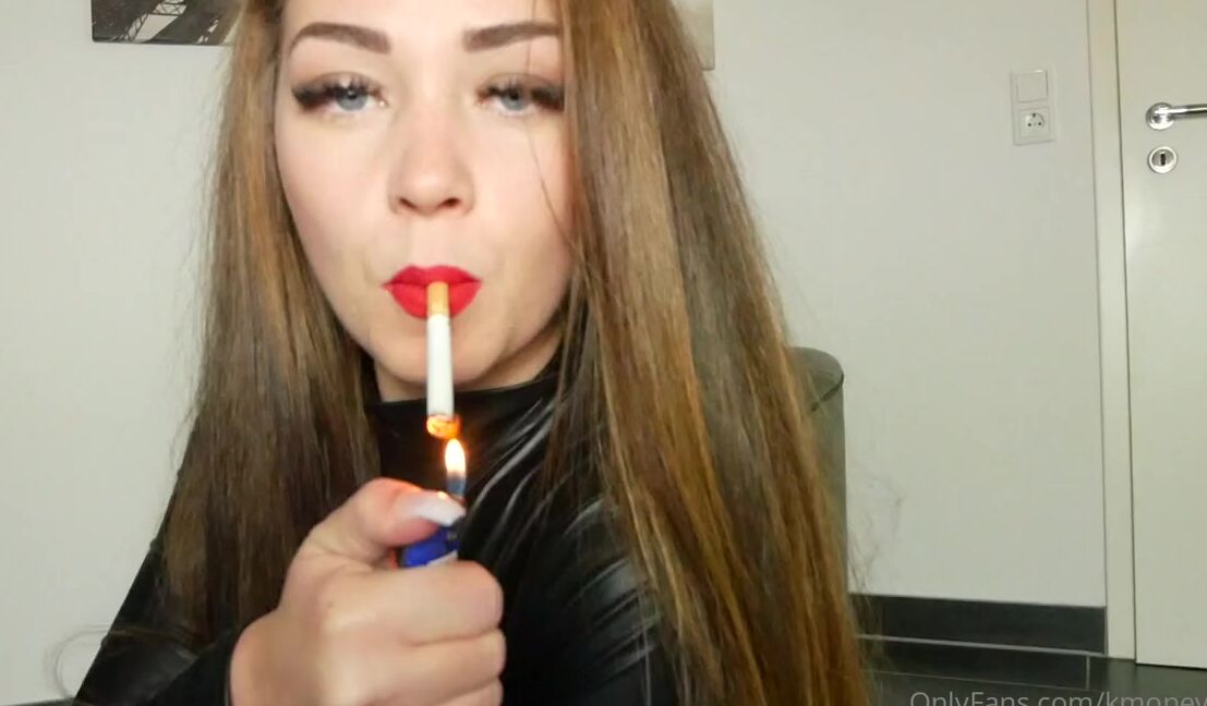 Lady Kira Aka Kmoneydom Onlyfans Ich Will Eine Rauchen Mit Dir Deine Position Ist Aber Auf Knien Vor Mir Und Den Mund Ganz Weit Auf