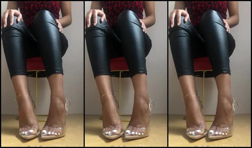 Rossiem Nicknamed Rossieft Onlyfans Your Sexy Neighbor Notices You Like Her Feet So She Tells You How To Jerk Off