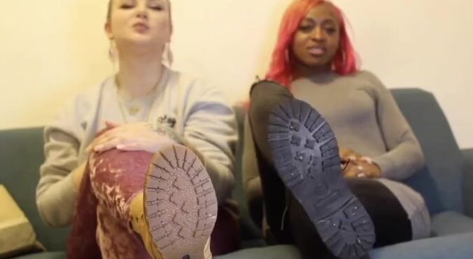 Anushkavelvet Onlyfans It S A Rainysnowy Day In Nyc And You Ran Into Us Two Fun Fact Queen Veiny Feet Aka Tierra Is One