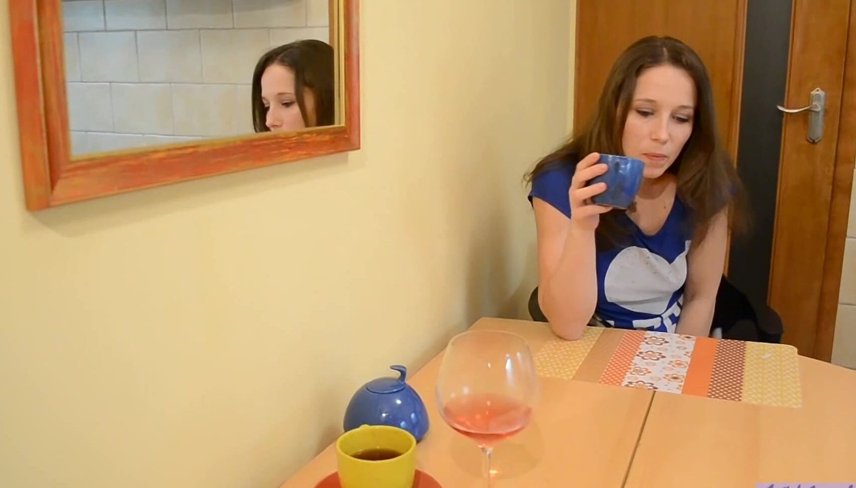 Anjee Lowe Kinky Pee