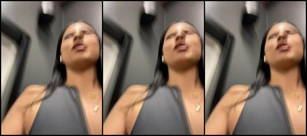 "Vidiverse" analplay, fingering, masturbation, pussyplay, vibrator Intensely Horny girl Finds Release with Fingertips manyvids