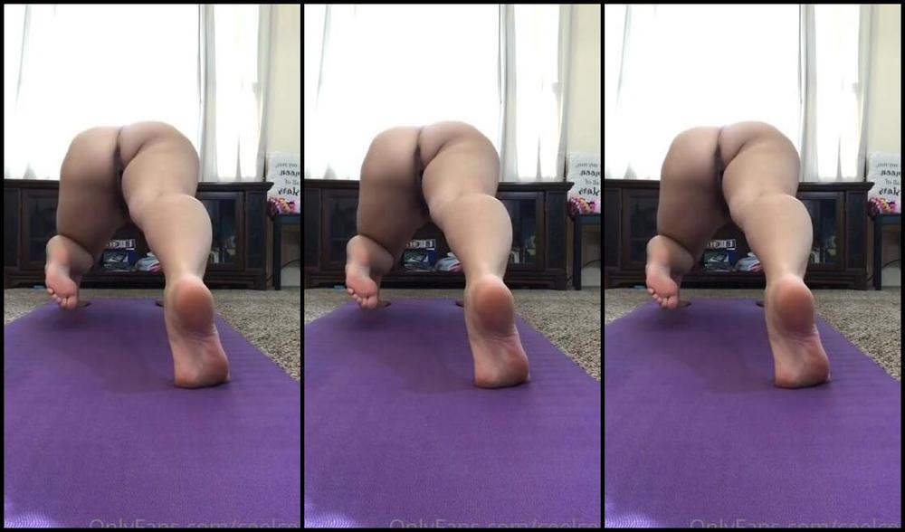 Celia Nicknamed Ceelcee Onlyfans Want To Follow Along While I Do Naked Yoga There Sa Surprise Of Course Lou