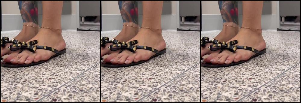 Greek Goddess Li Aka Greekli77 11 22 2024 Onlyfans Video Target Run With My Natural Bare Beauties Tried On 2 Outfits Was Feelin The Dress