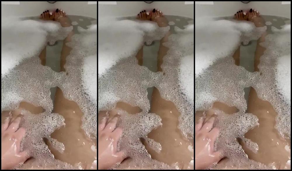 Sweetiestoes Aka Yourfeetsweetie Onlyfans Do You Like Them Wet 3