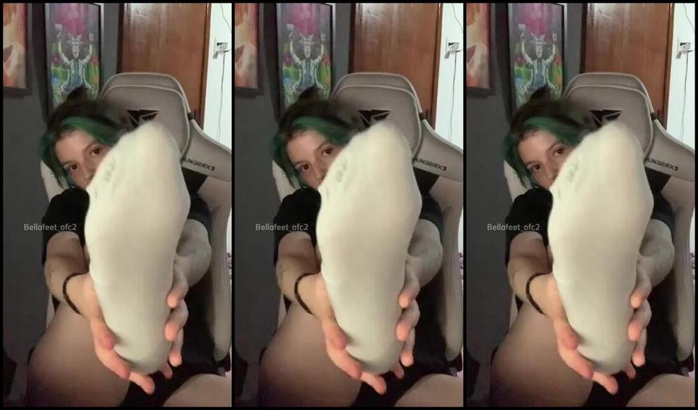 Goddess Ana Nicknamed Urfeetgirlofc Foot Fetish 01 21 2023 Onlyfans Video Today The Video Is In Socks My Little Foot Is Hurt On The Finger And Sole