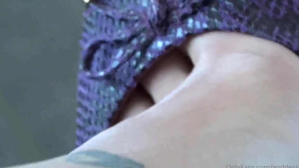 Goddess Tricia Nicknamed Goddesstricia 08 29 2022 Onlyfans Video E O Cheirinho Dessa Sapatilha Quem Quer