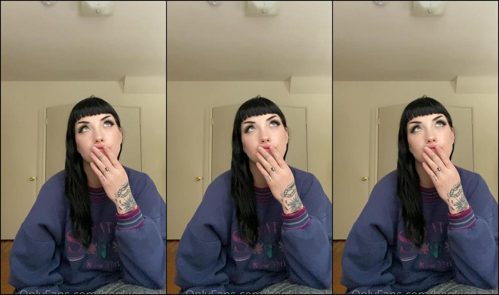 Hankiepankie Chat With Me I Pulled A Tarot Card U At The End Too Like For A Kiss