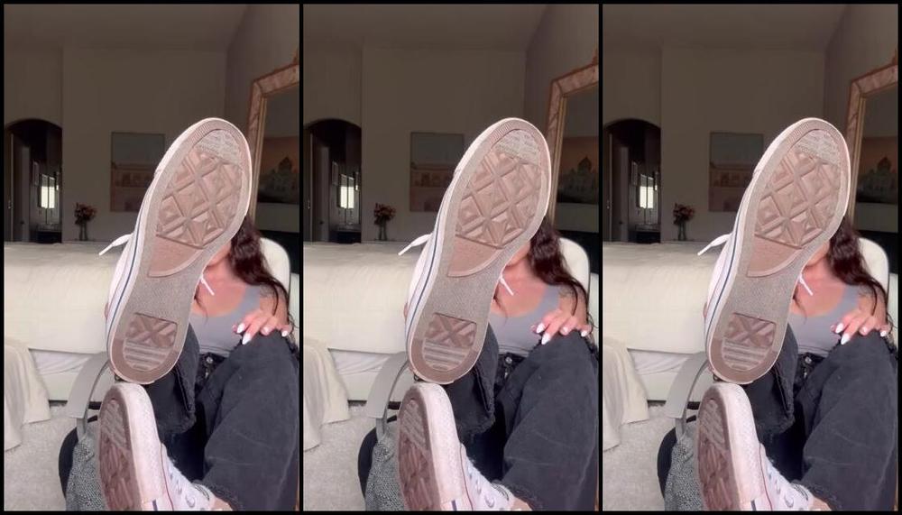 Nicholeivory Onlyfans Taking Off My Shoes And Socks