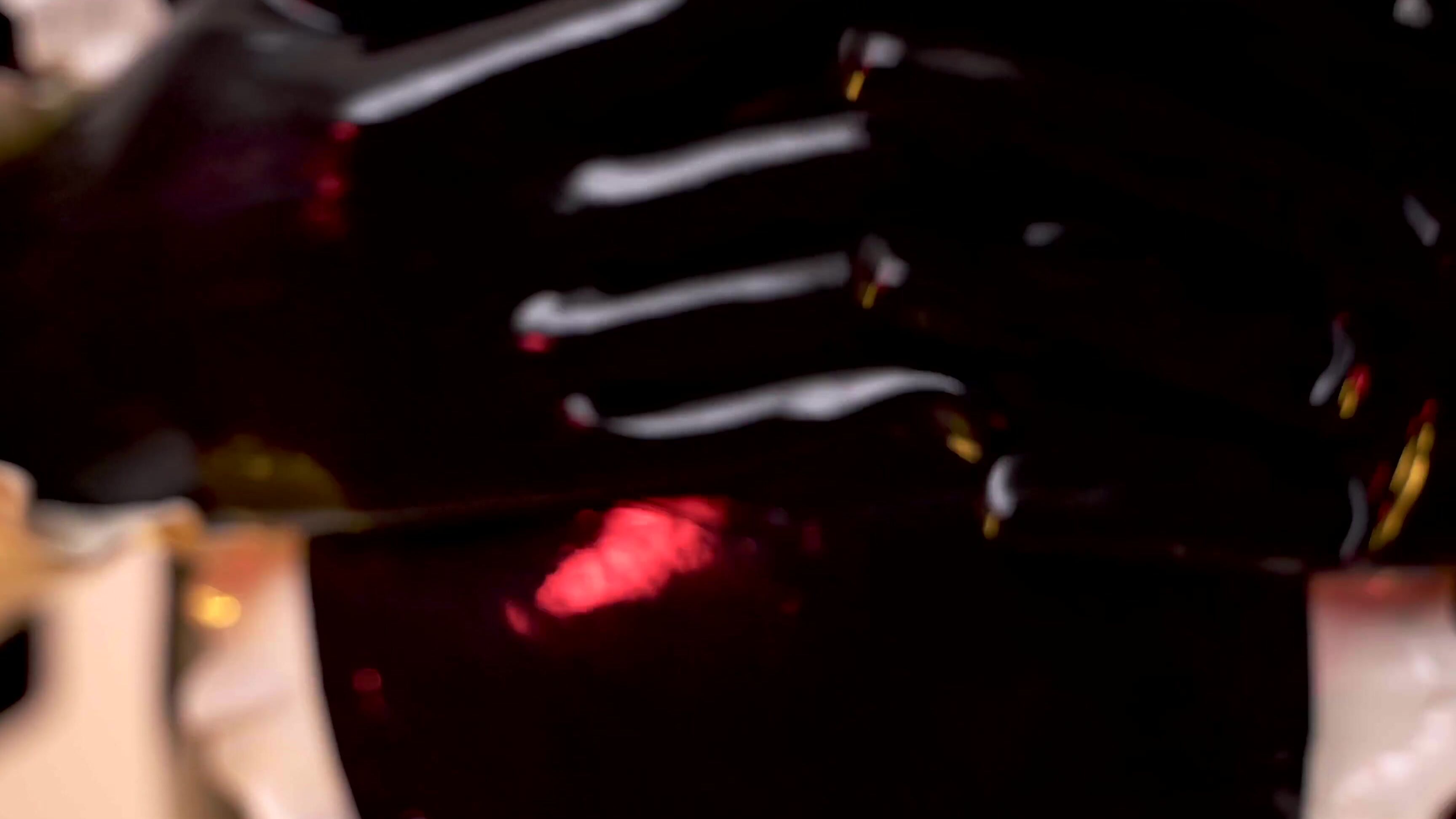 4K, Ass, Latex, Maid Fetish, Oil hot-maid-in-latex-and-naked-ass ManyVids