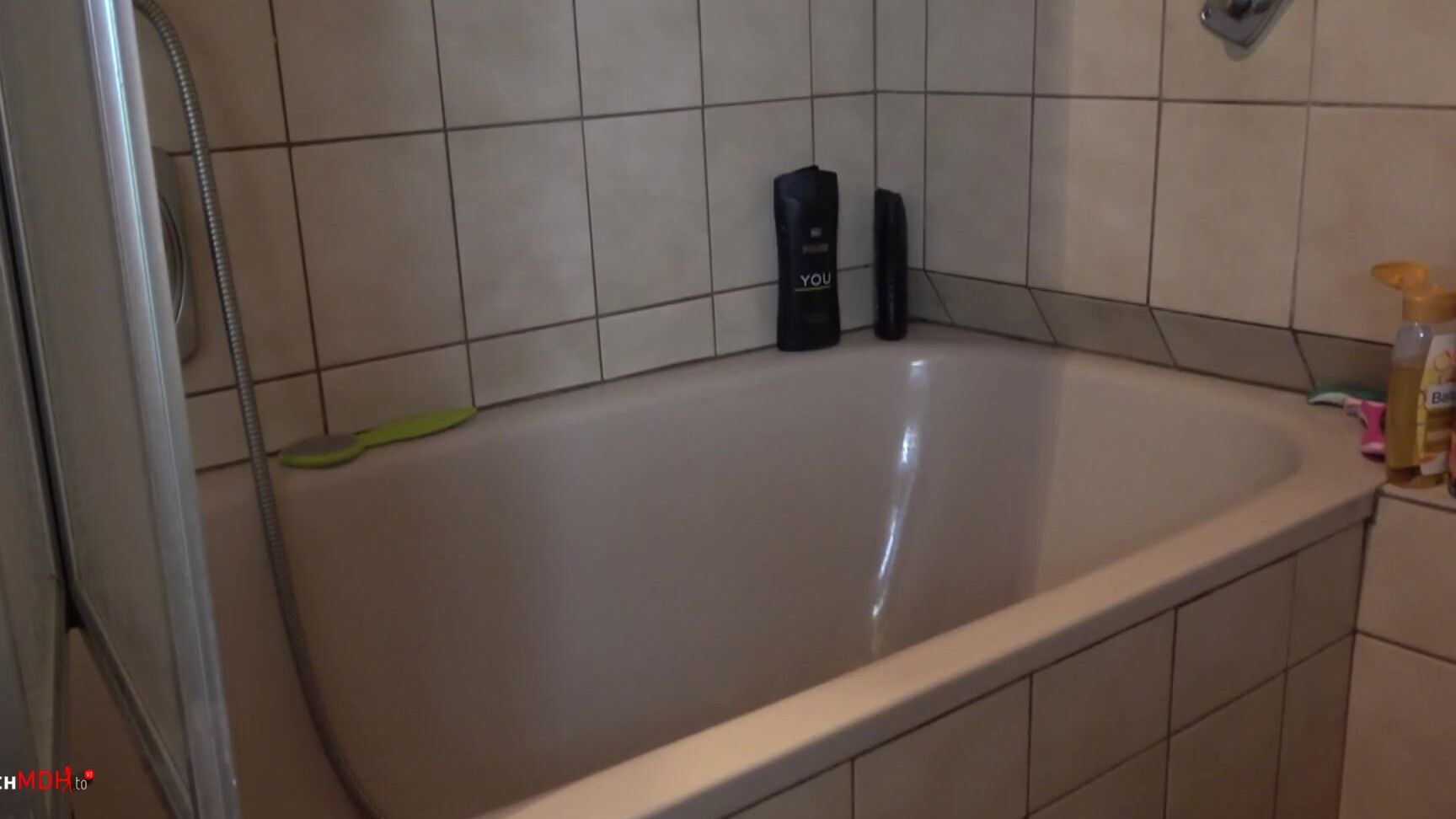 Viktoriagoo Vollgepisste Gummistiefel Nylons Und Hausarbeit