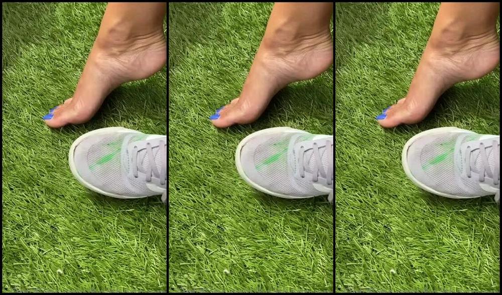 Heatherlovenyc Nicknamed Heatherlovenyc Onlyfans Happy Tuesday My Luvs Lets See How Smelly I Can Get Those Thinking Of Going Live On Here F5