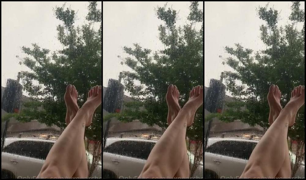 Vixenarches Onlyfans Chill With Me On This Rainy Day