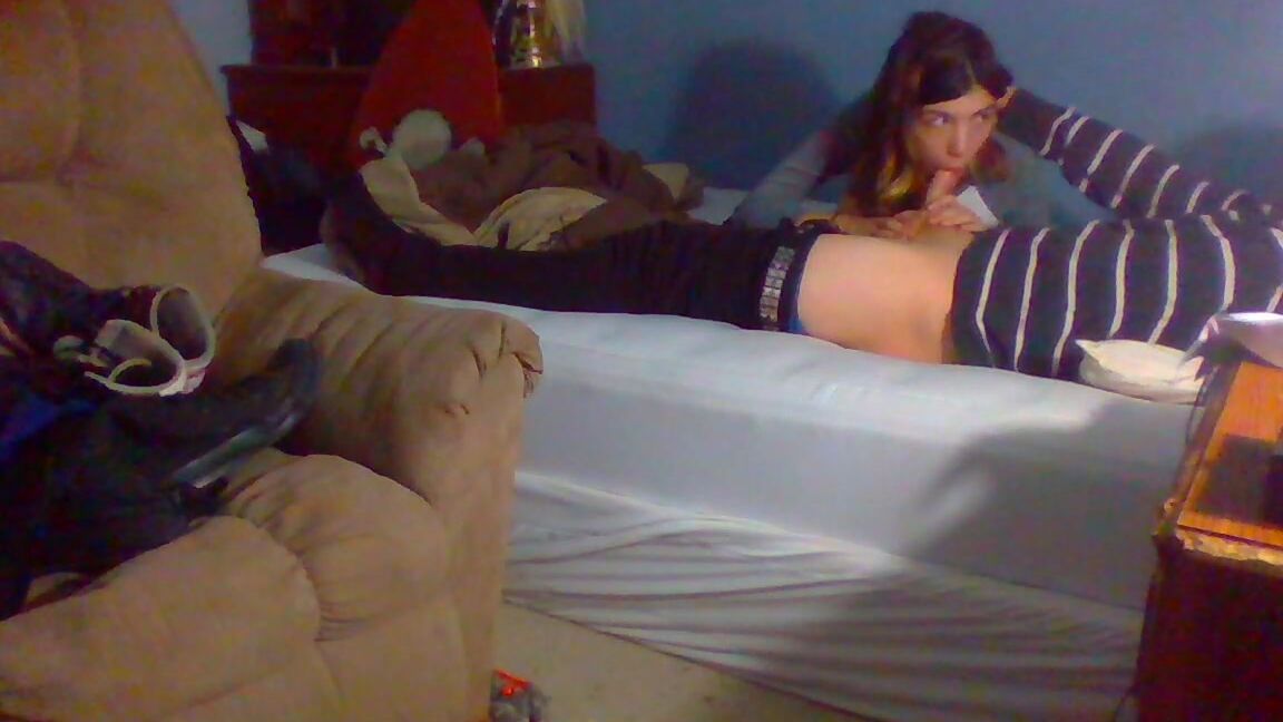 Annabelle Bestia Giving A Blowjob