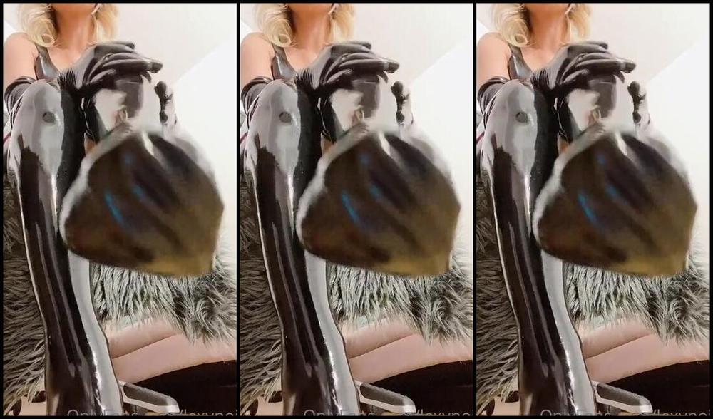Lexy Noir Nicknamed Lexynoir Onlyfans Latex Asmr For Tease Denial U Can Only Bow And Wait For Your Turn To Worship My Feet