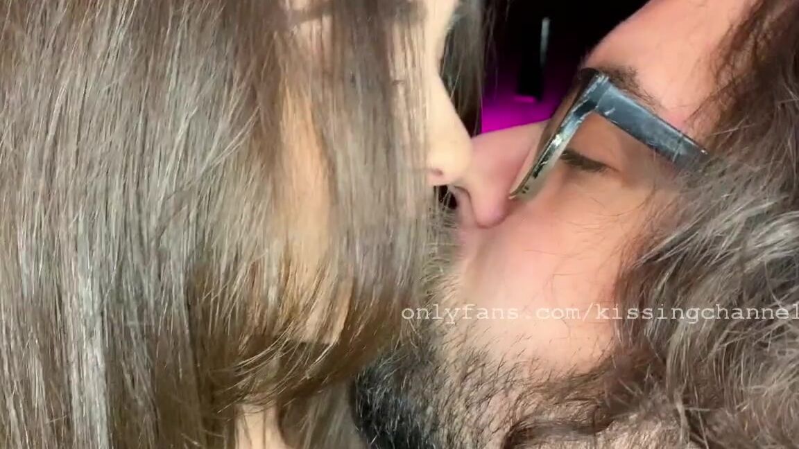 Kissingchannel Nicknamed Kissingchannel 10 29 2021 Onlyfans Video Colton And Veronica