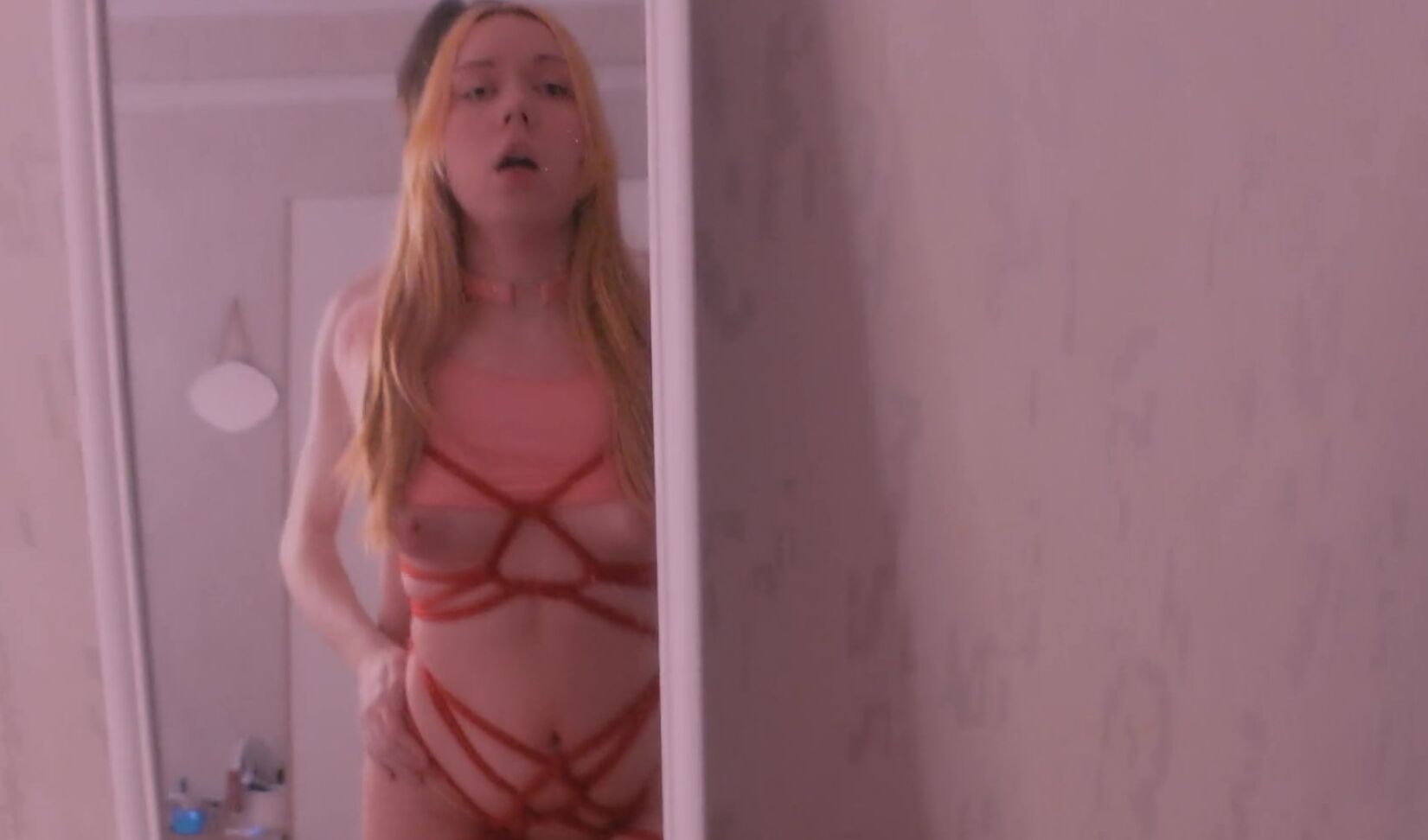 EstieKay Горячую подругу связали и трахнули в анал с большой задницей xhamster