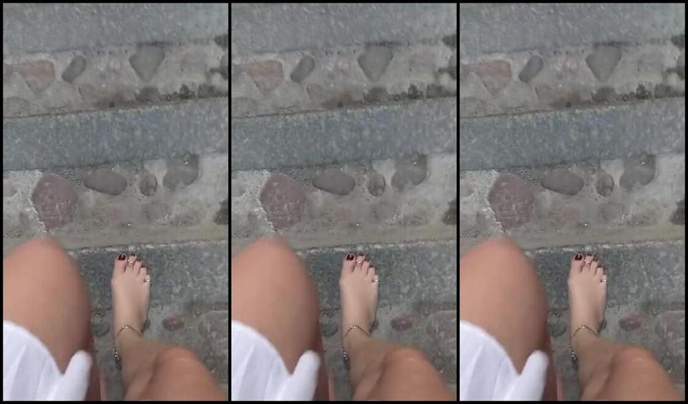 Frejas Submissive Feet Nicknamed Frejassubmissivefeet Onlyfans Barefoot Walk In The Old Town And Taking You Through The Most Narrow Street Of Stockholm