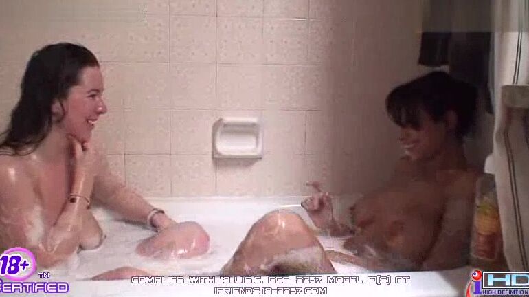 Real Dd Bath With My Gf Sandi