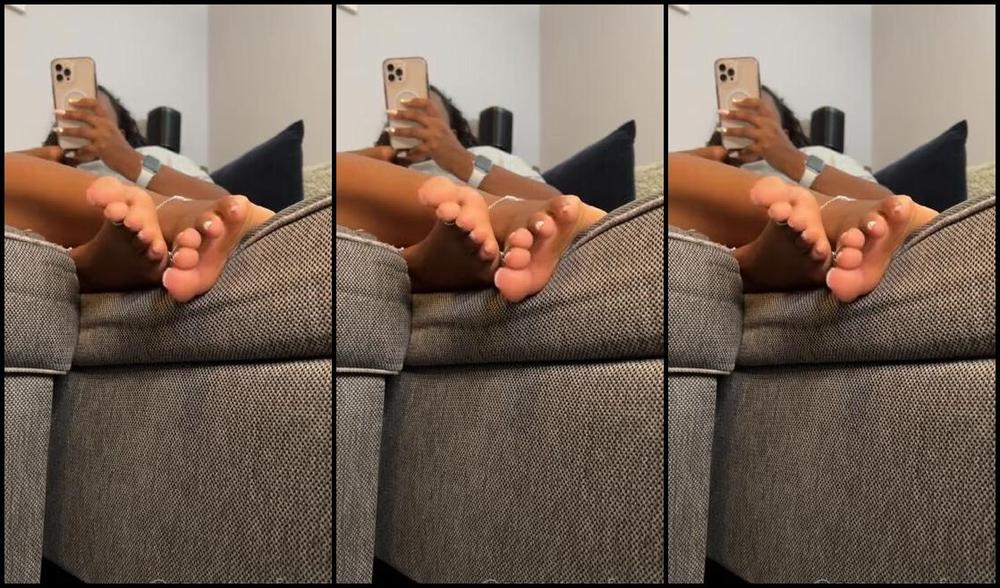 Sassy Toes Aka Sassytoesforyou Onlyfans Pov Ignoring You While Use My Phone And Watch Tv Did You See The End 1