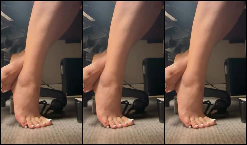 Fly Girl Nicknamed Flygirl76 08 28 2024 Onlyfans Video Pov Youre A Little Crumb Underneath My Desk Heels Gave Me A Blister Ouchie