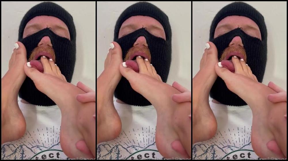 Linzi Little Aka Hang10Toess Onlyfans He S Been Begging To Worship My Feet Like This Since The Second He Got Home Watch My Cute Long Toesp