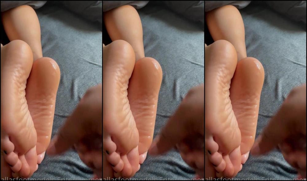 Dallasfootmodelsent Masturbating On Her Soles Kvlidomina